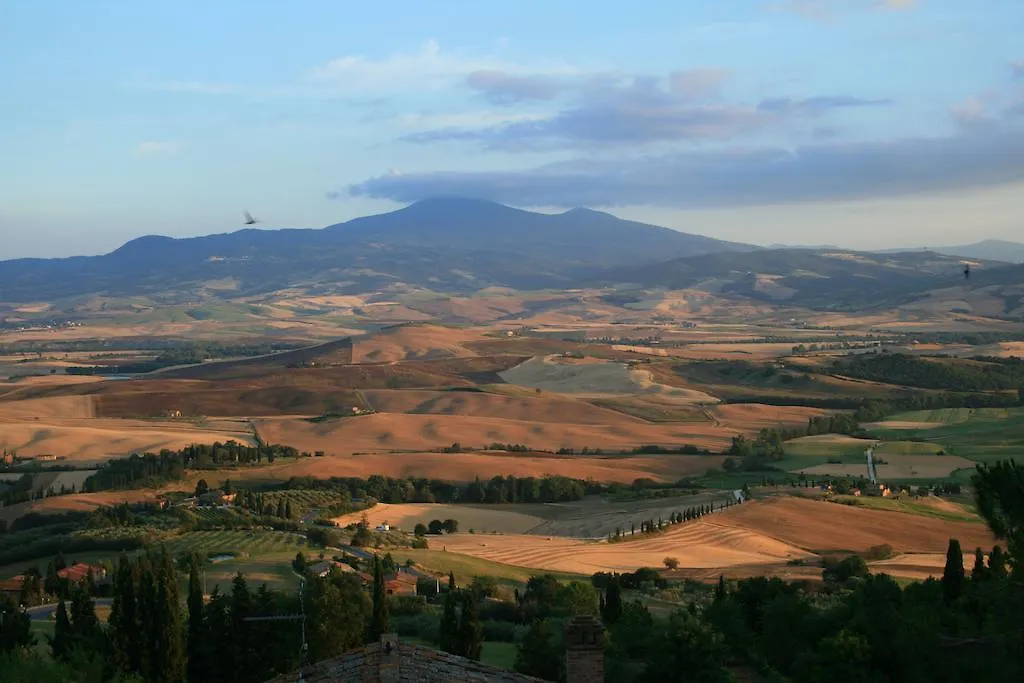 Camere Andrei Pienza 3*,  Italia